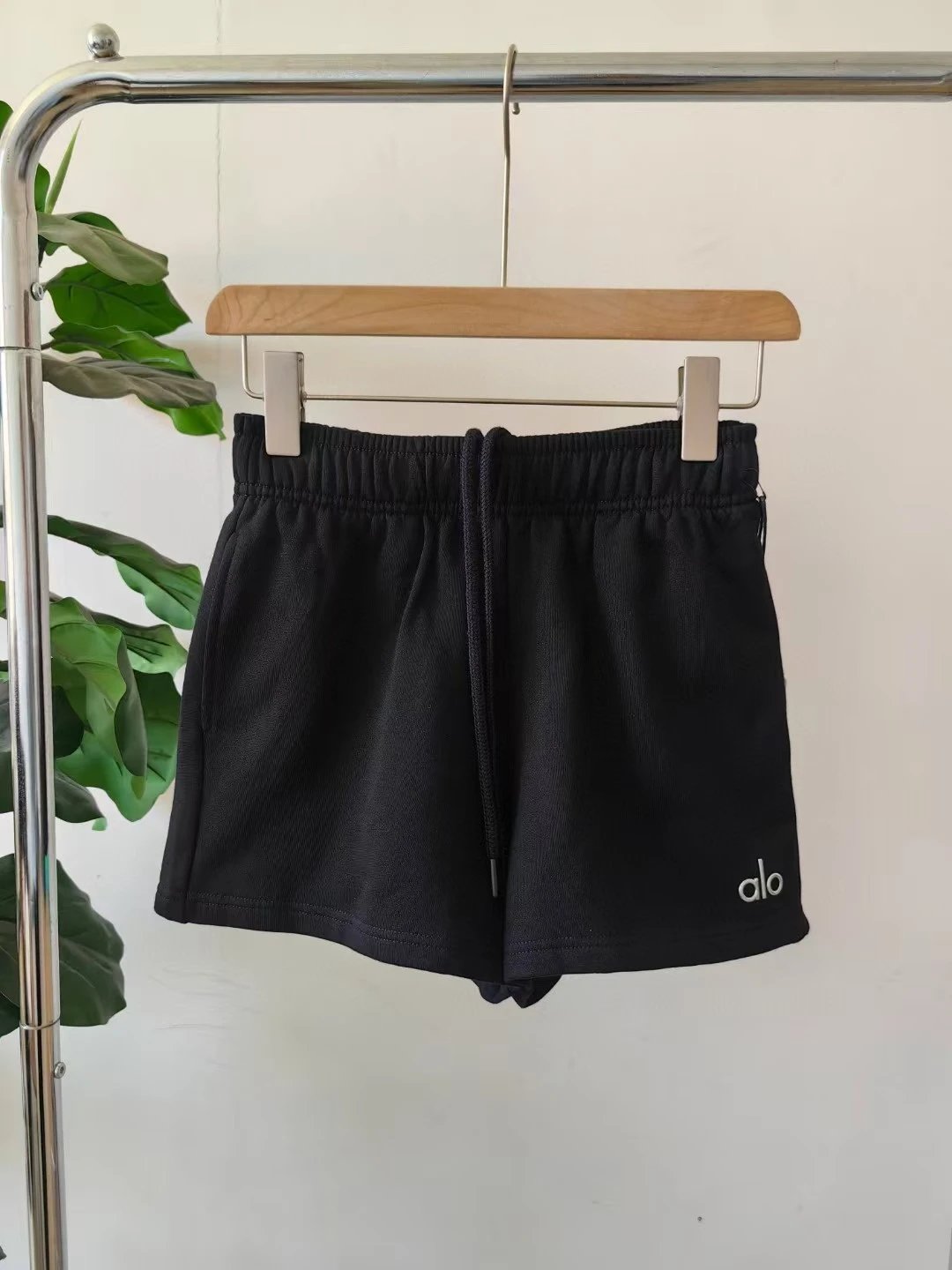 Alo Yoga Shorts Pink Activewear Shorts - 8