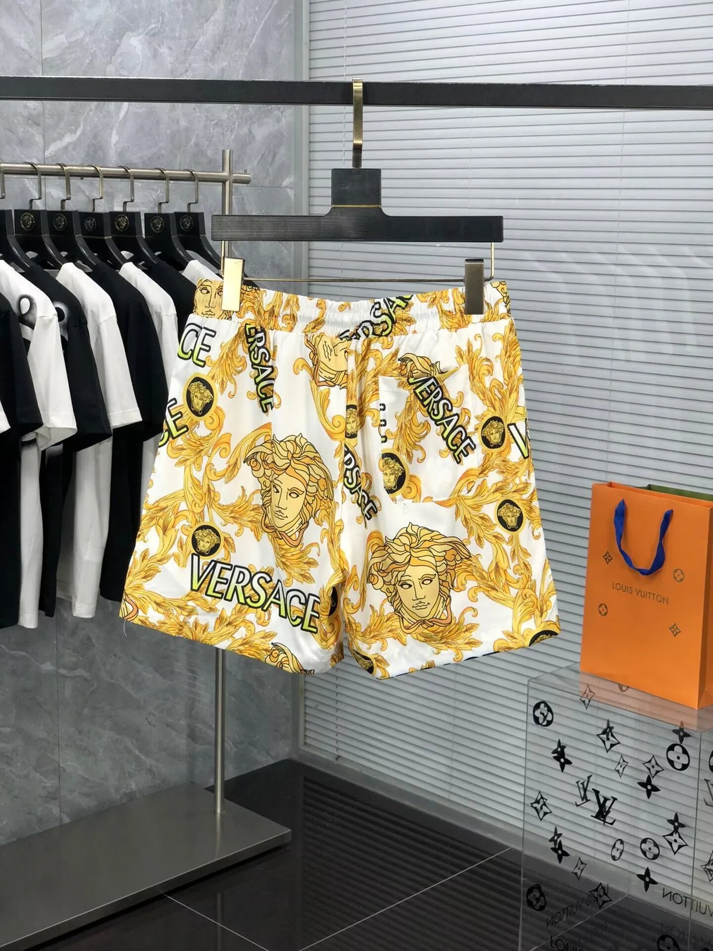 Versace Medusa Baroque Print Swim Shorts Black / Gold - 12