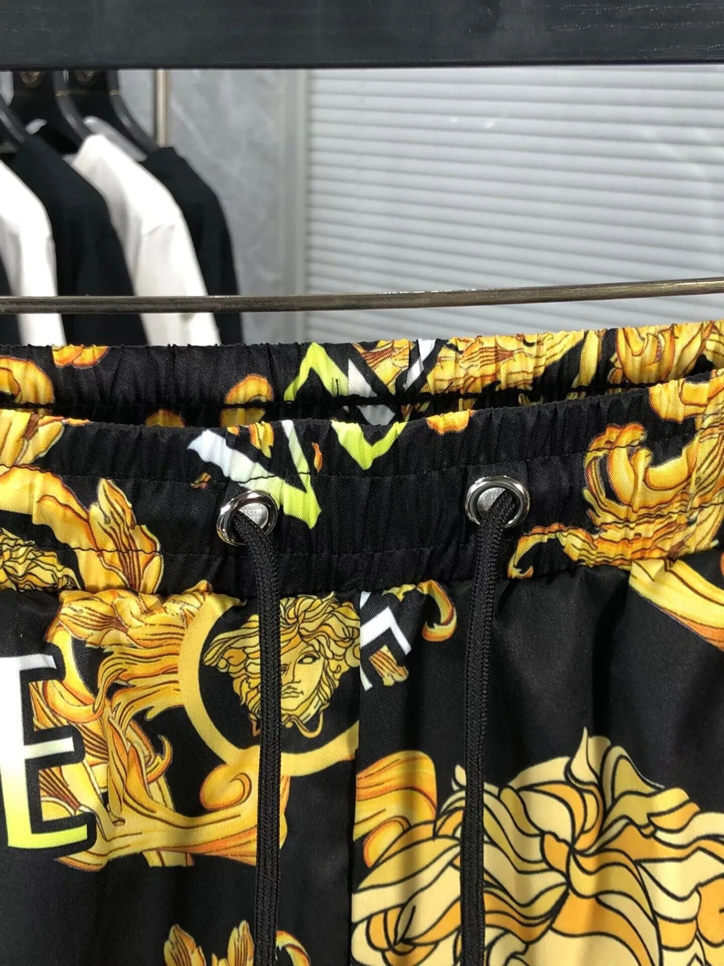 Versace Medusa Baroque Print Swim Shorts Black / Gold - 8
