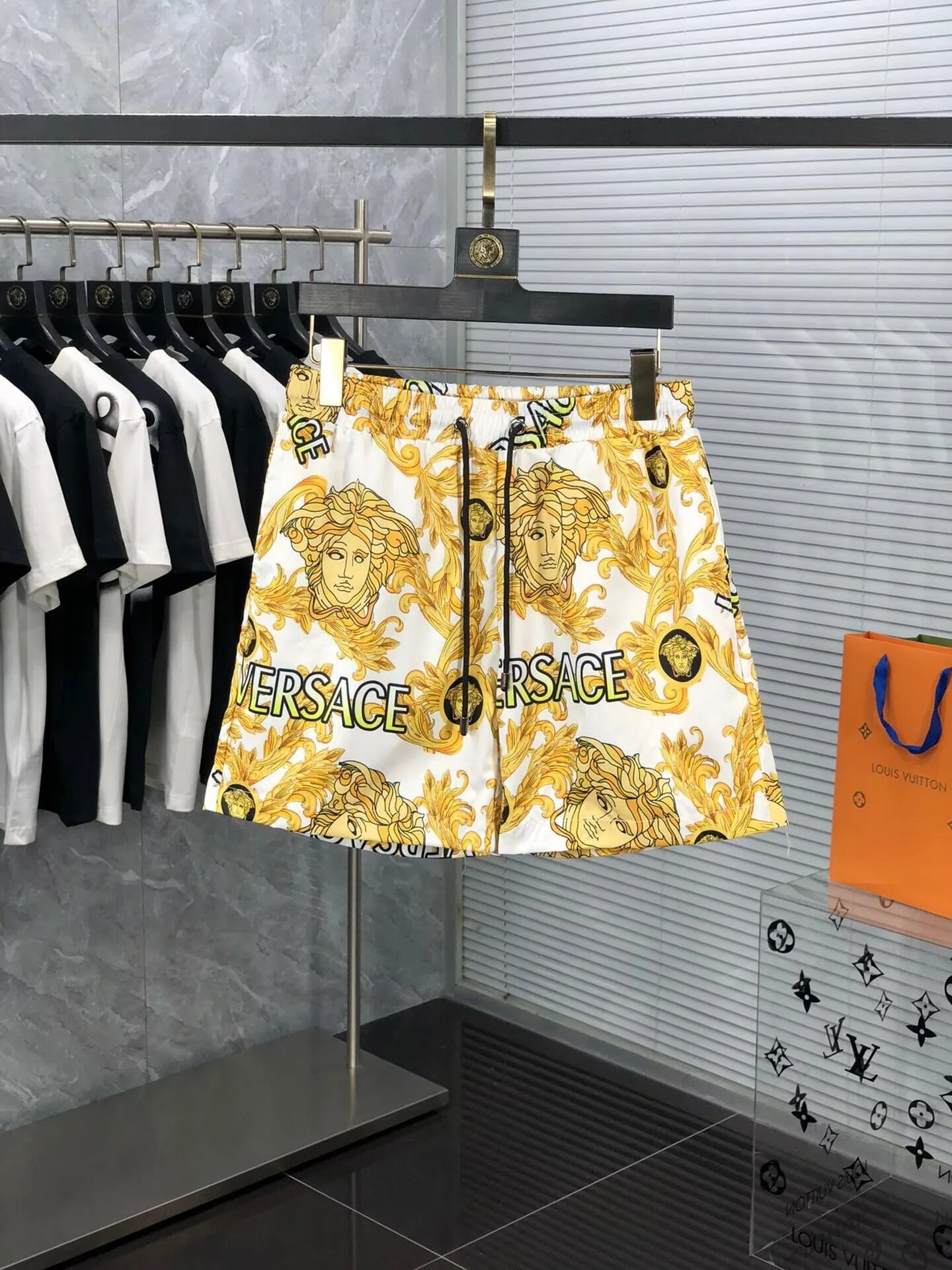 Versace Medusa Baroque Print Swim Shorts Black / Gold - 11