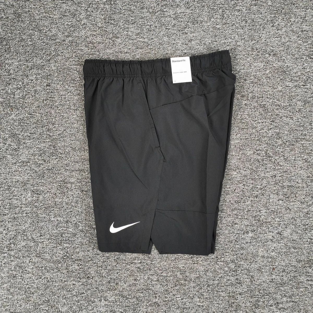 Nike Shorts Woven athletic with side pockets and split hems image 4