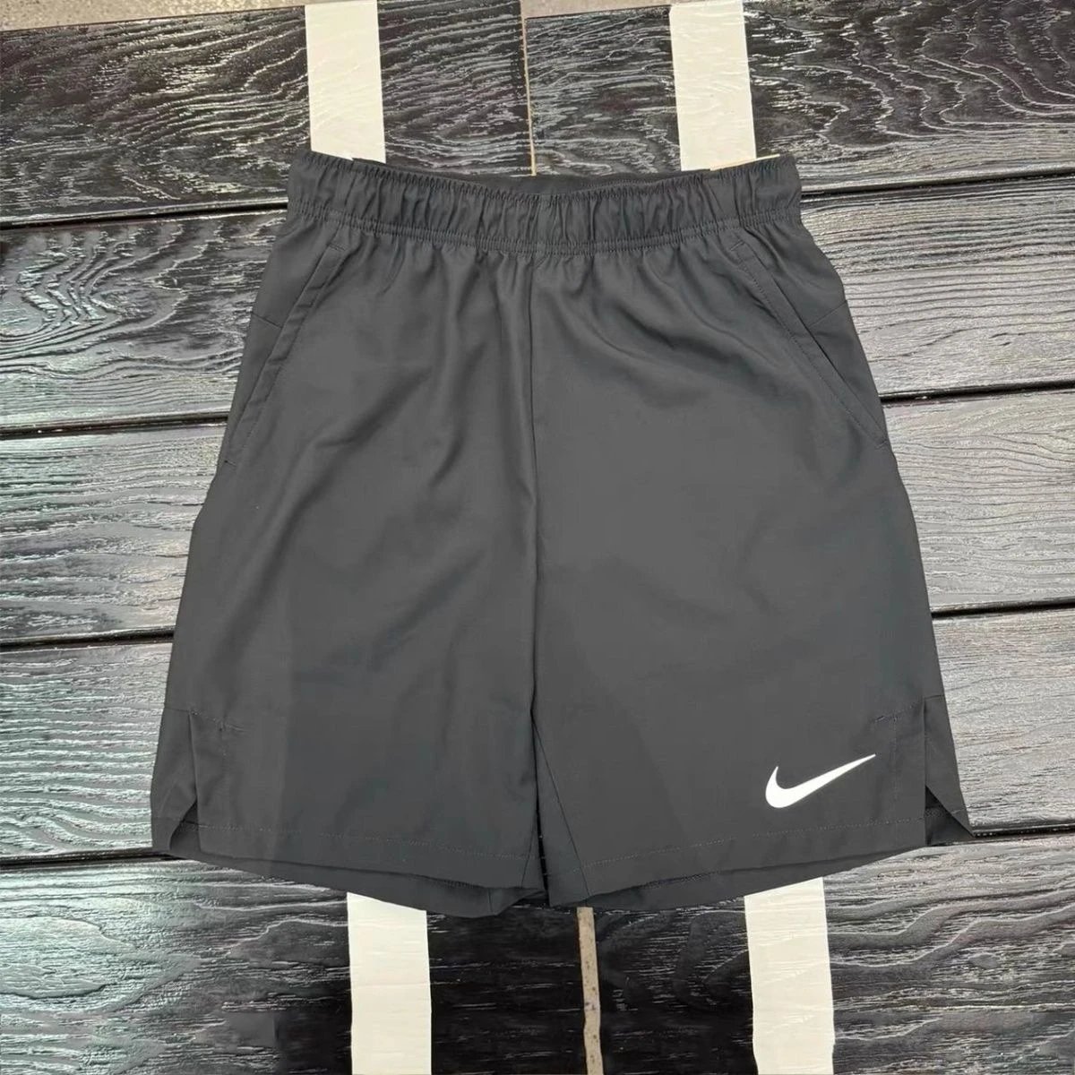 Nike Shorts Woven athletic with side pockets and split hems image 2