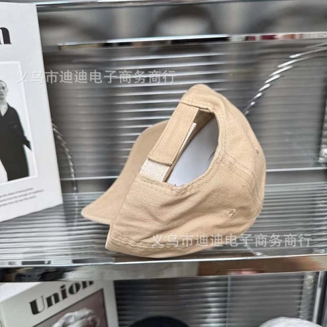 Balenciaga Cap: seller detail photo 10