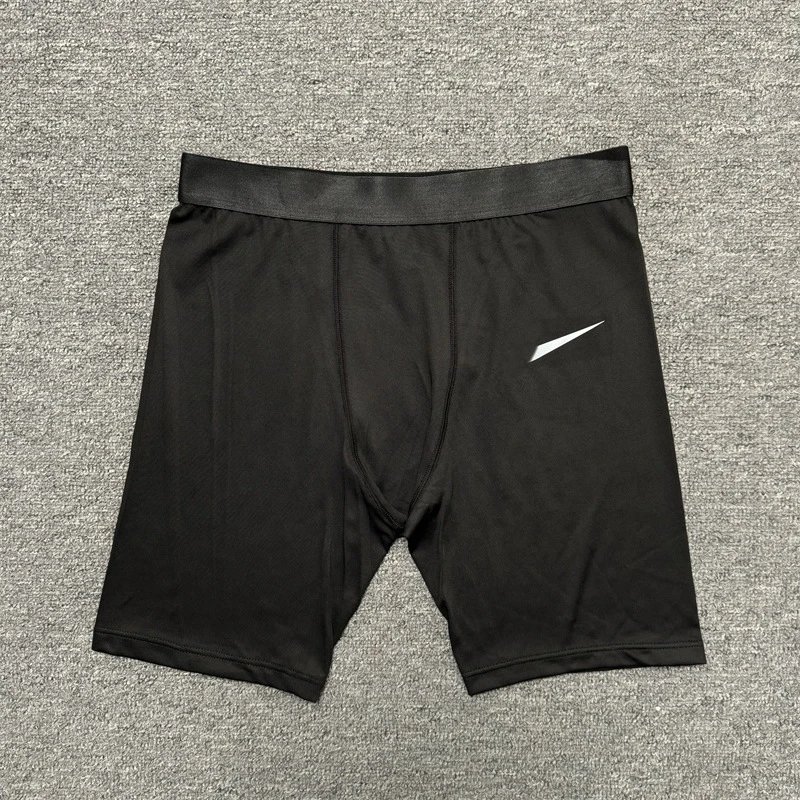 Five point black belt - upper right small G