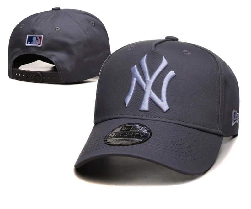New Era NY Yankees 9Forty Cap Purple White
