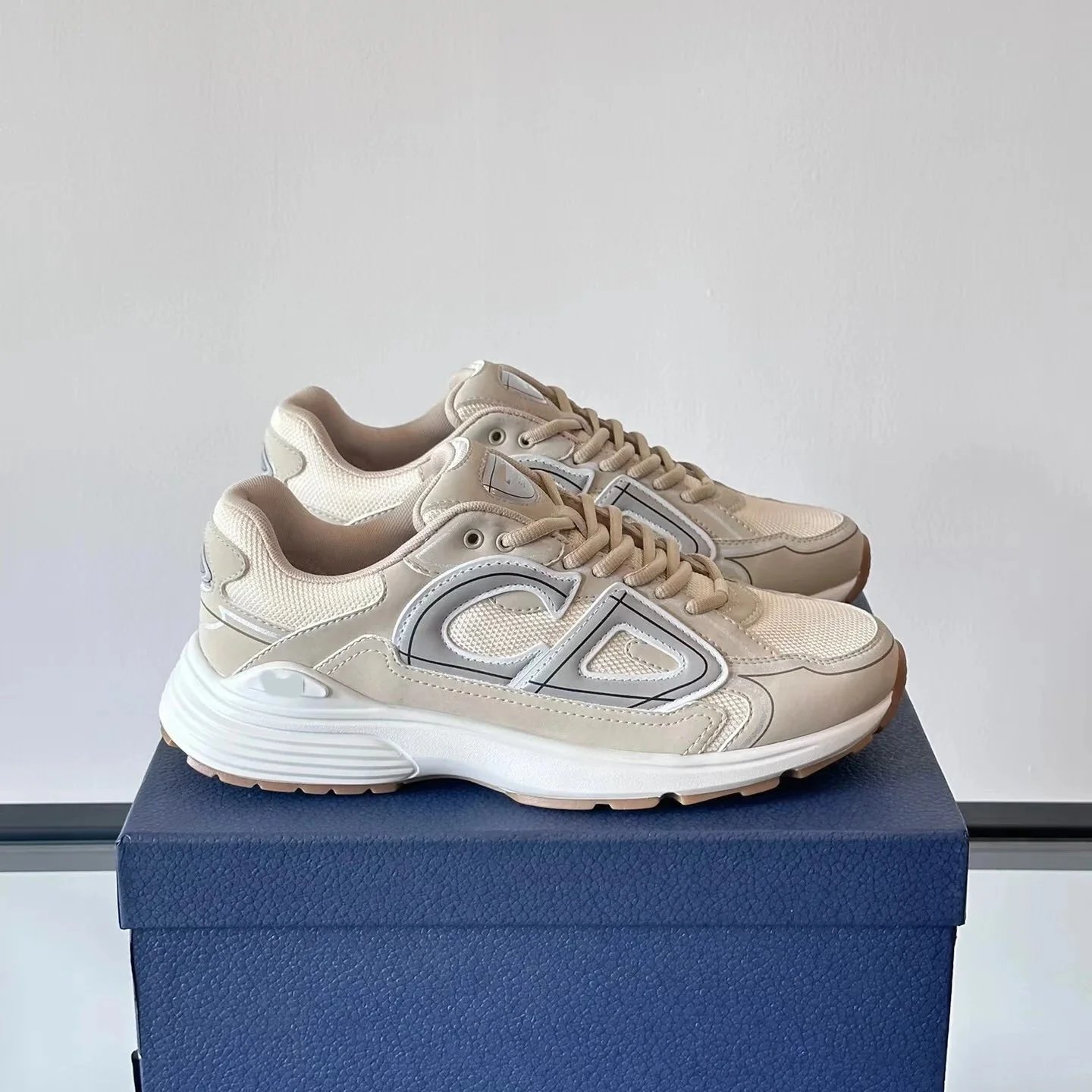 beige
