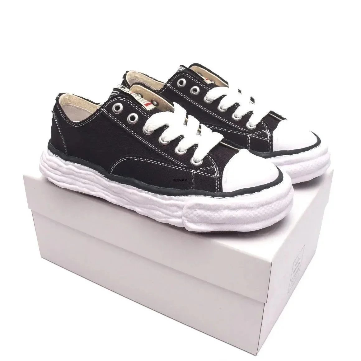 Sanyuan Shoes