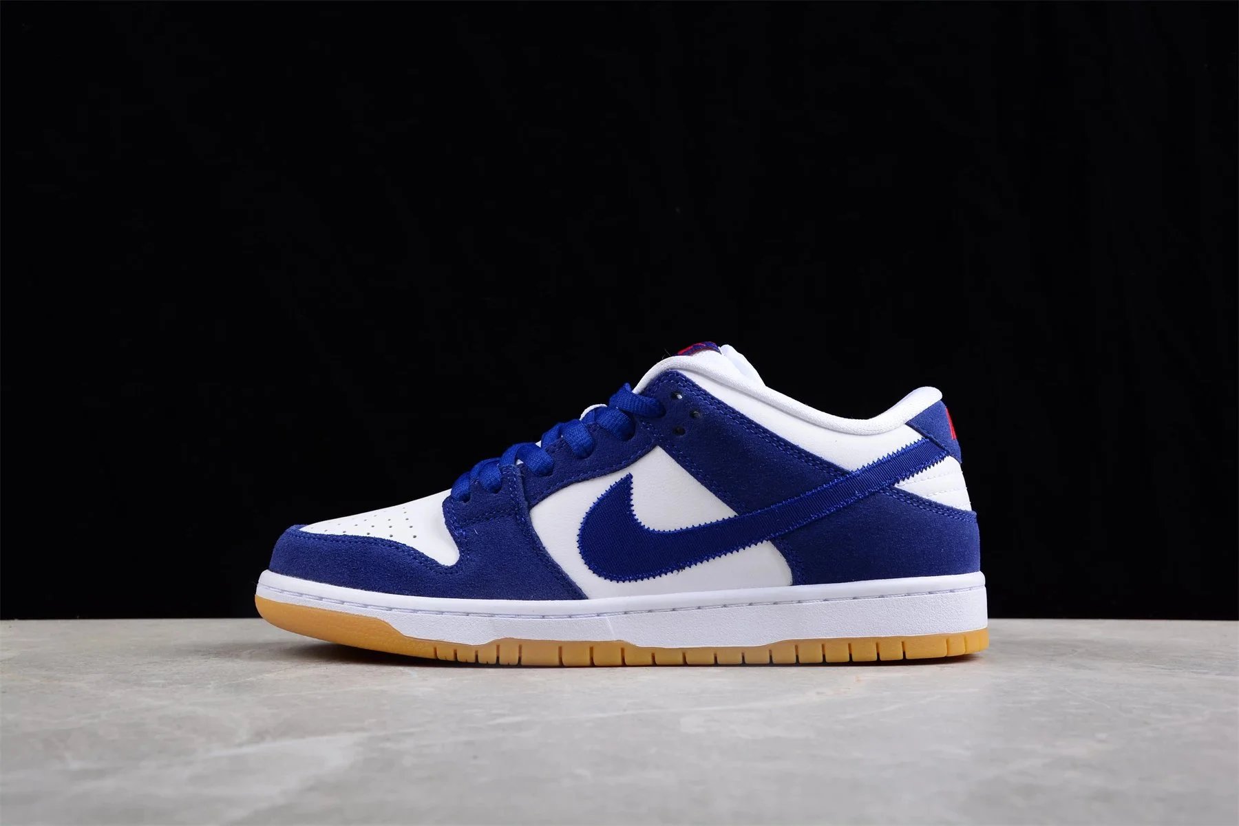 DO9395-400 Blue White Gum