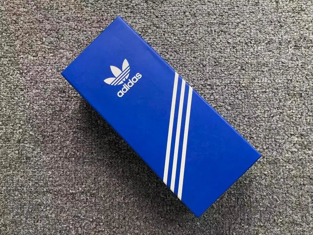 Adidas Socks Trefoil crew with leopard-print striped cuffs image 9