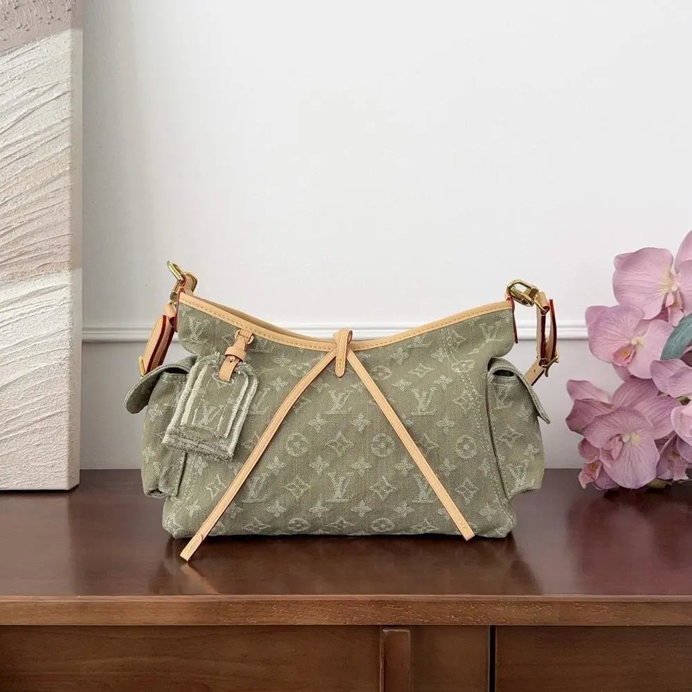 Louis Vuitton Bag — W2CFinds curated find