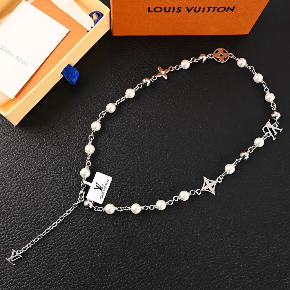 Louis vuitton necklace — W2CFinds curated find