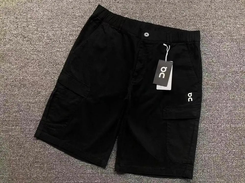 On Shorts Cargo with elastic waistband and flap pockets image 5