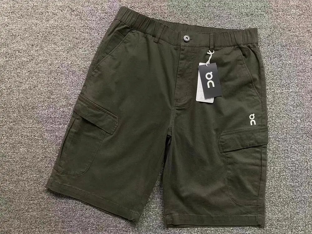 On Shorts Cargo with elastic waistband and flap pockets image 2