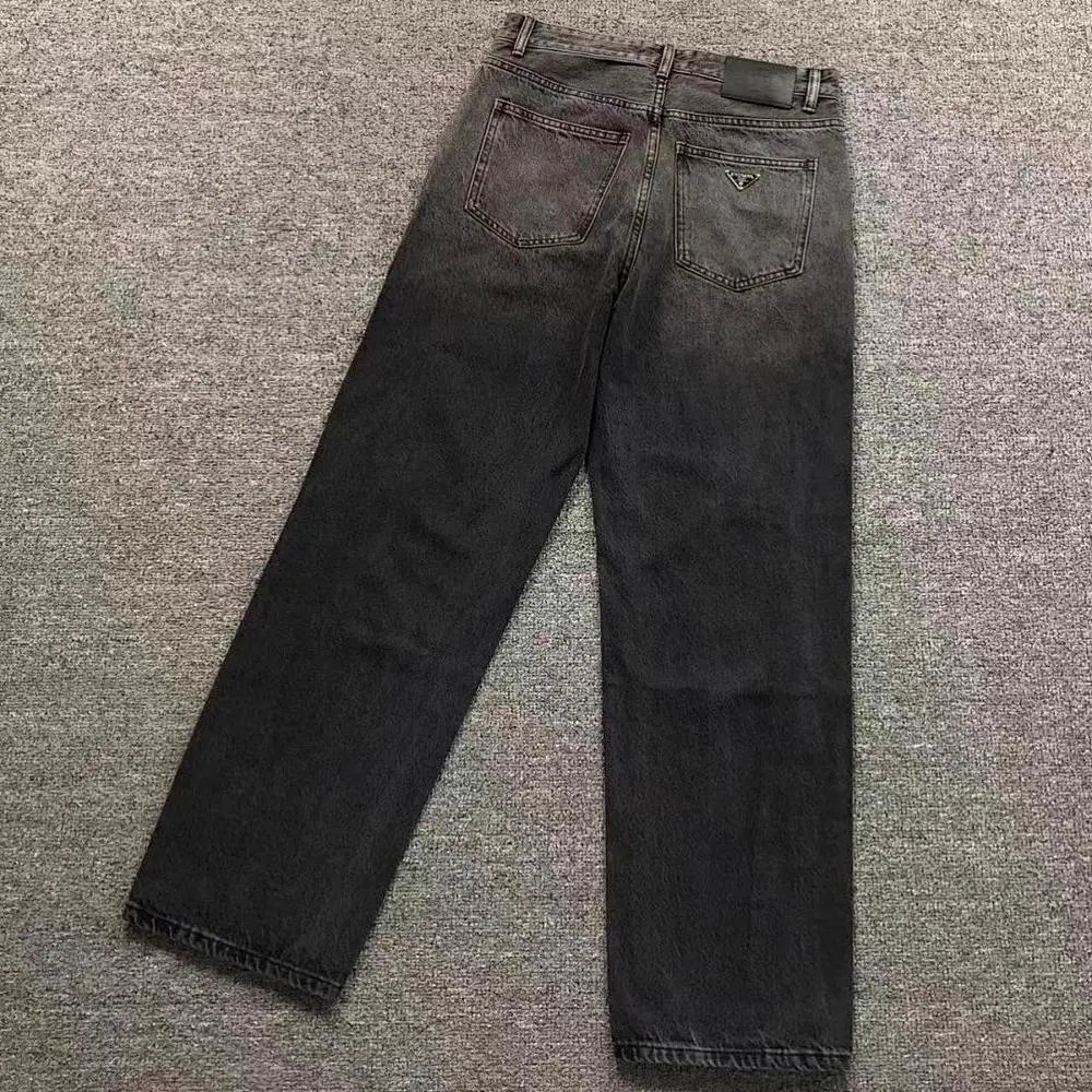 Prada pants — W2CFinds curated find
