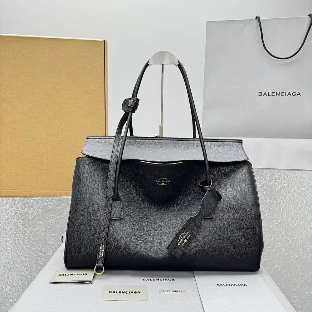 Balenciaga  bag — W2CFinds curated find