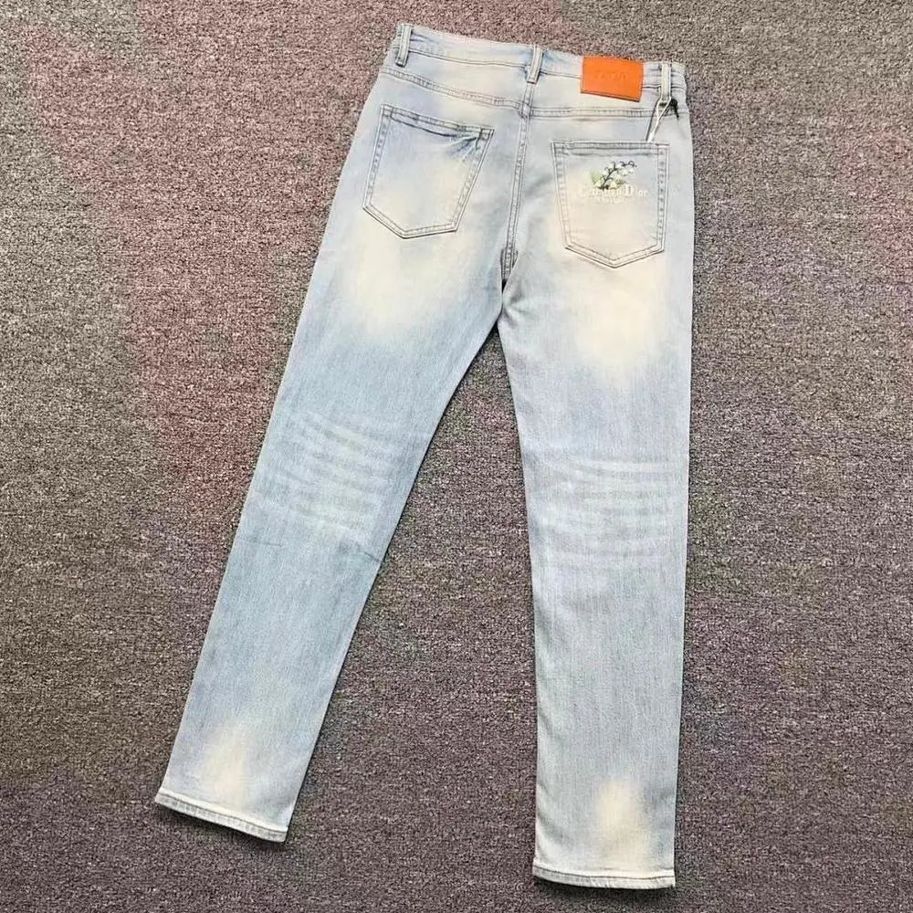 Dior pants — W2CFinds curated find