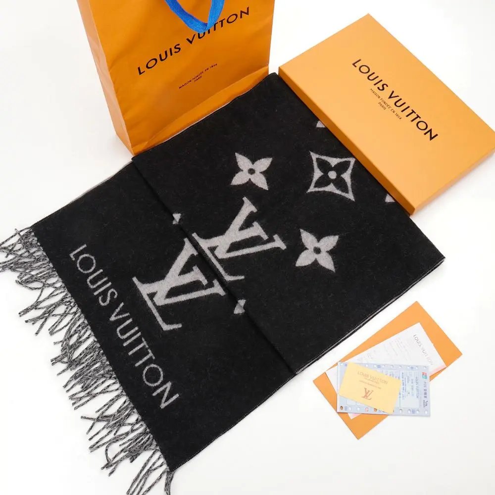 Louis Vuitton scarf