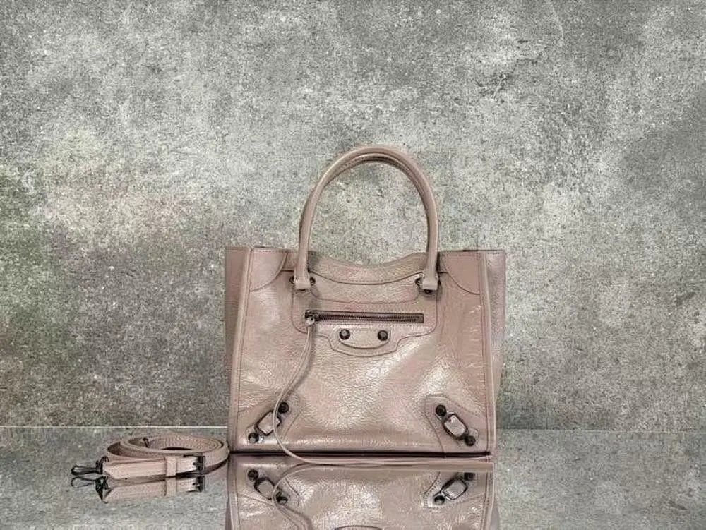 Balenciaga bag — W2CFinds curated find