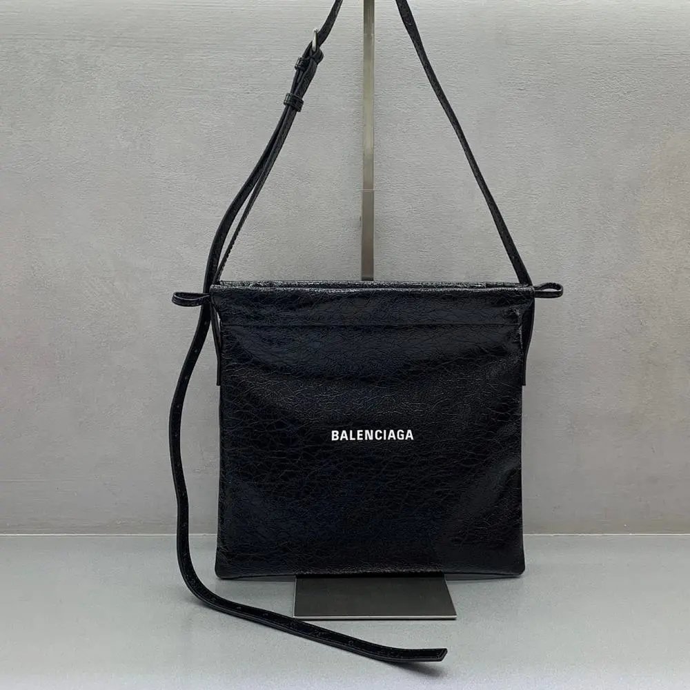 Balenciaga Bag — W2CFinds curated find