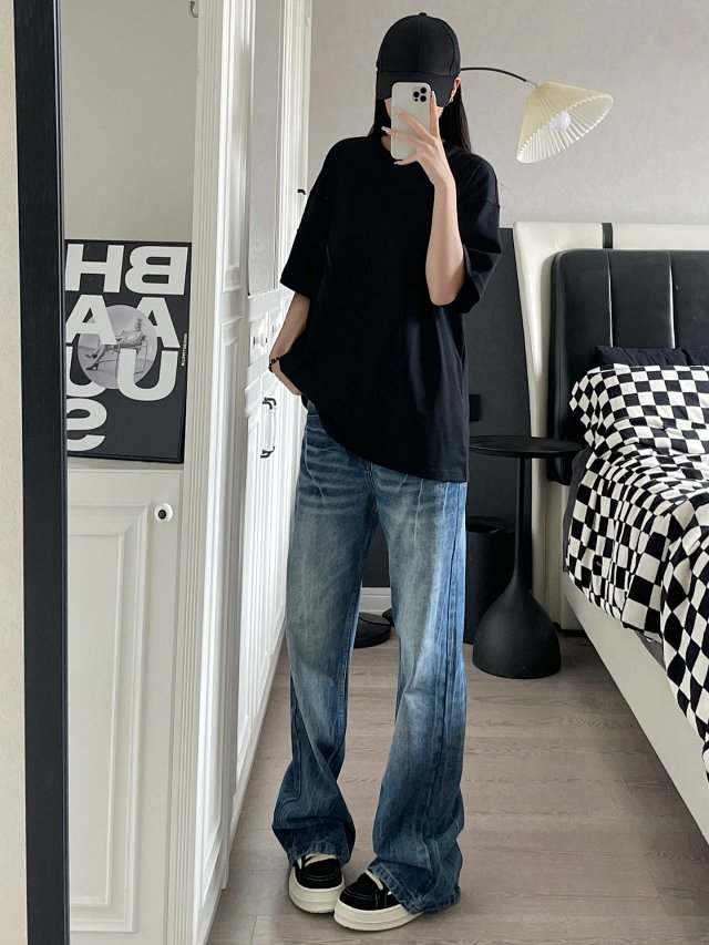 Lightning Wash Wide Leg Jeans: seller detail photo 5