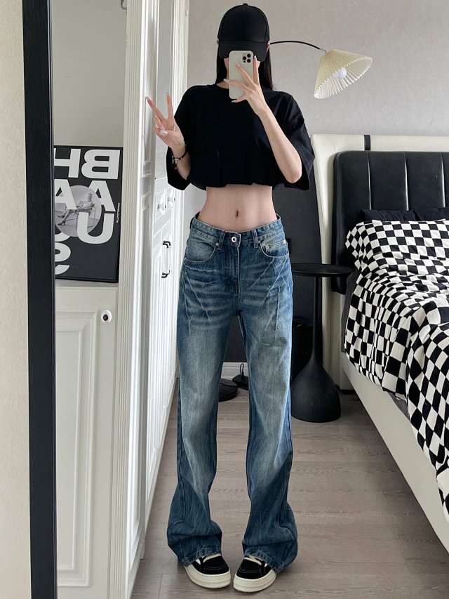 Lightning Wash Wide Leg Jeans: seller detail photo 4