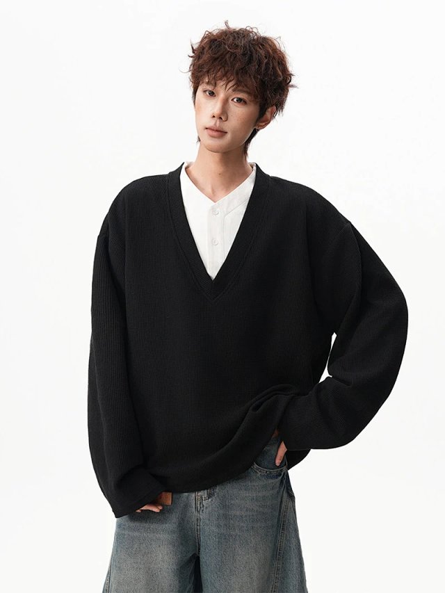 Layered V Neck Sweatshirt: seller detail photo 3