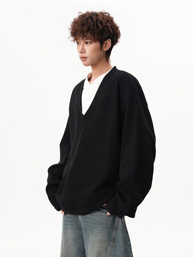Layered V Neck Sweatshirt: seller detail photo 4