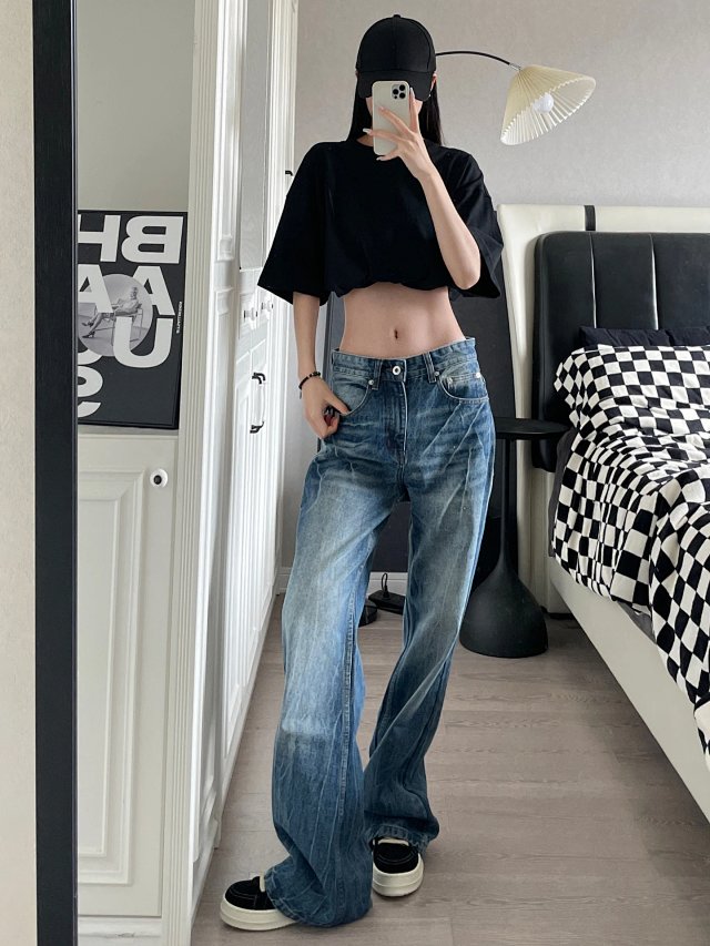 Lightning Wash Wide Leg Jeans: seller detail photo 7