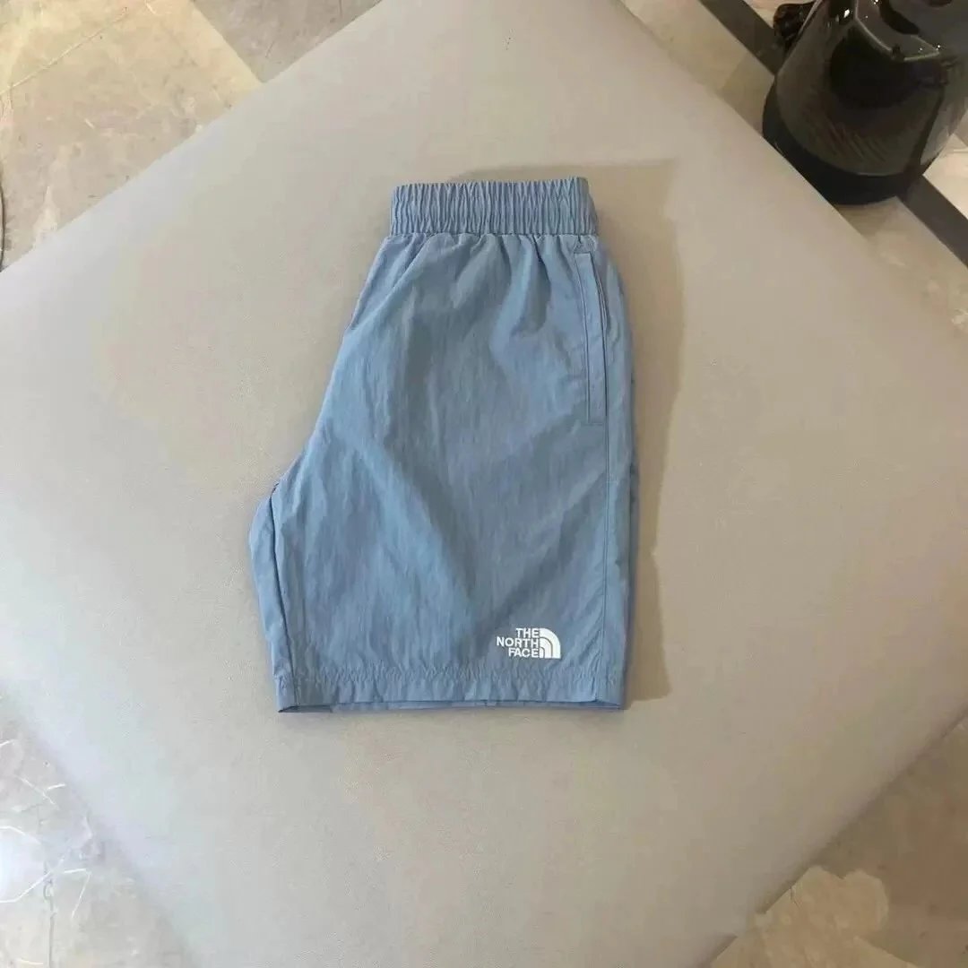 The North Face Shorts Elastic-Waist image 5