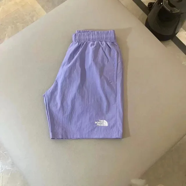 The North Face Shorts Elastic-Waist product detail image 8