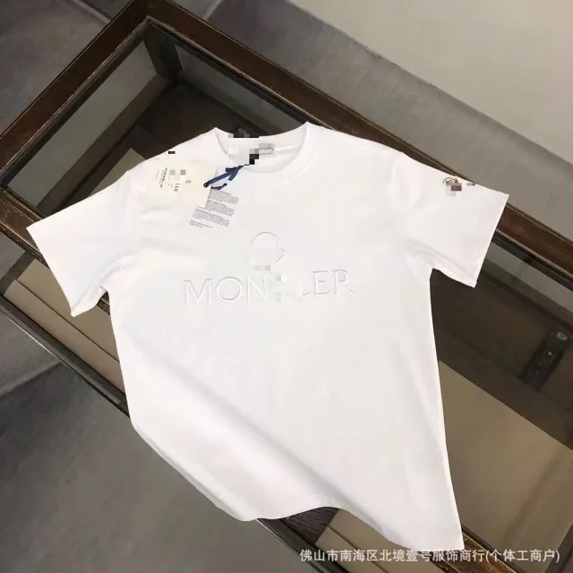 Moncler T-Shirts Logo-Print Crewneck T-Shirt product detail image 14