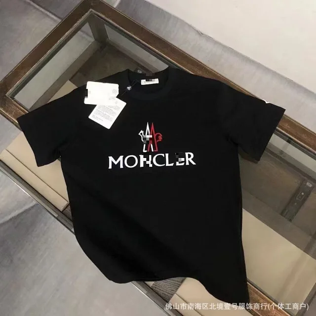 Moncler T-Shirts Logo-Print Crewneck T-Shirt product detail image 34