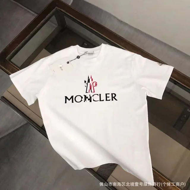 Moncler T-Shirts Logo-Print Crewneck T-Shirt product detail image 33