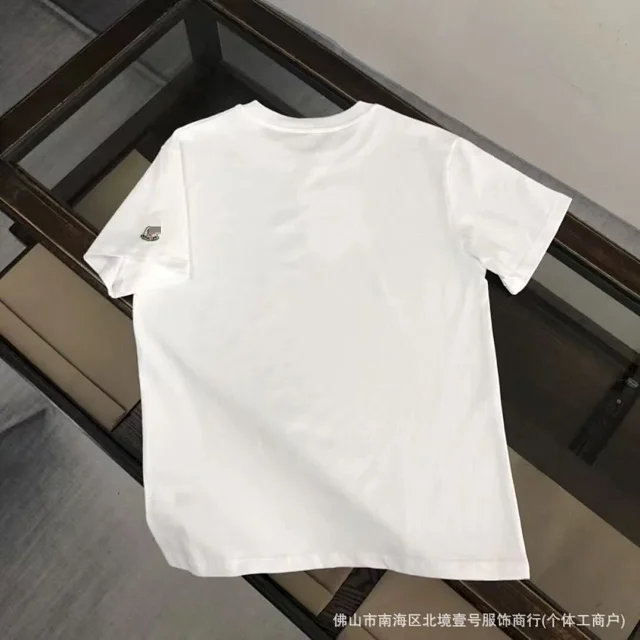 Moncler T-Shirts Logo-Print Crewneck T-Shirt product detail image 25