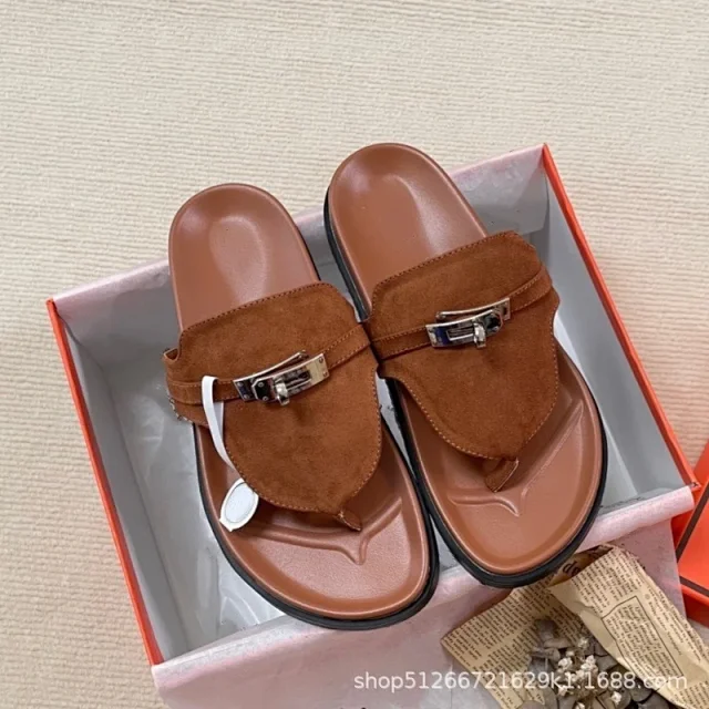 Unbranded Slippers Thong with Metal Turn-Lock Buckle product detail image 10