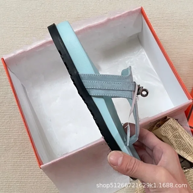 Unbranded Slippers Thong with Metal Turn-Lock Buckle product detail image 7