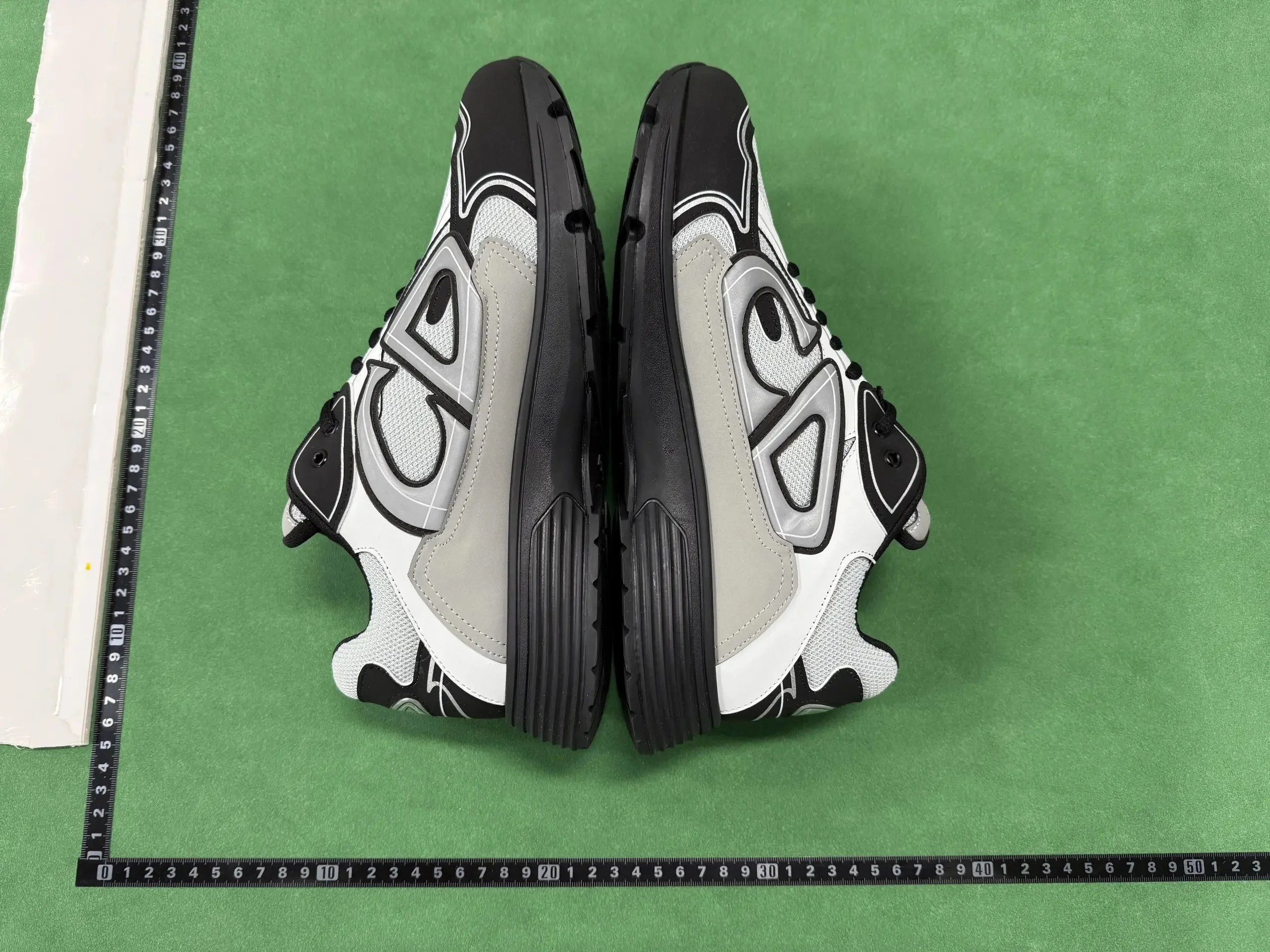 Dior B23 Low Multicolor Chunky Sneakers - 10