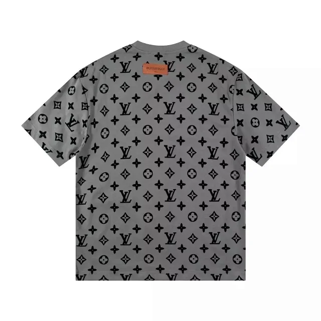 Louis Vuitton T-Shirts Short-Sleeve Graphic Logo Print product detail image 19