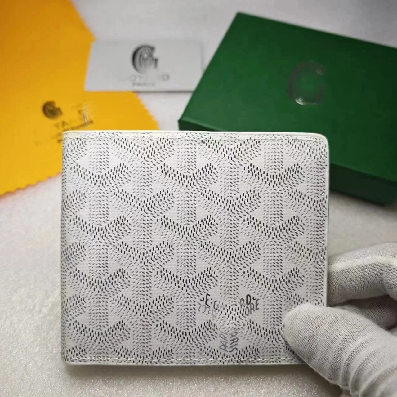 06-White 11*9CM