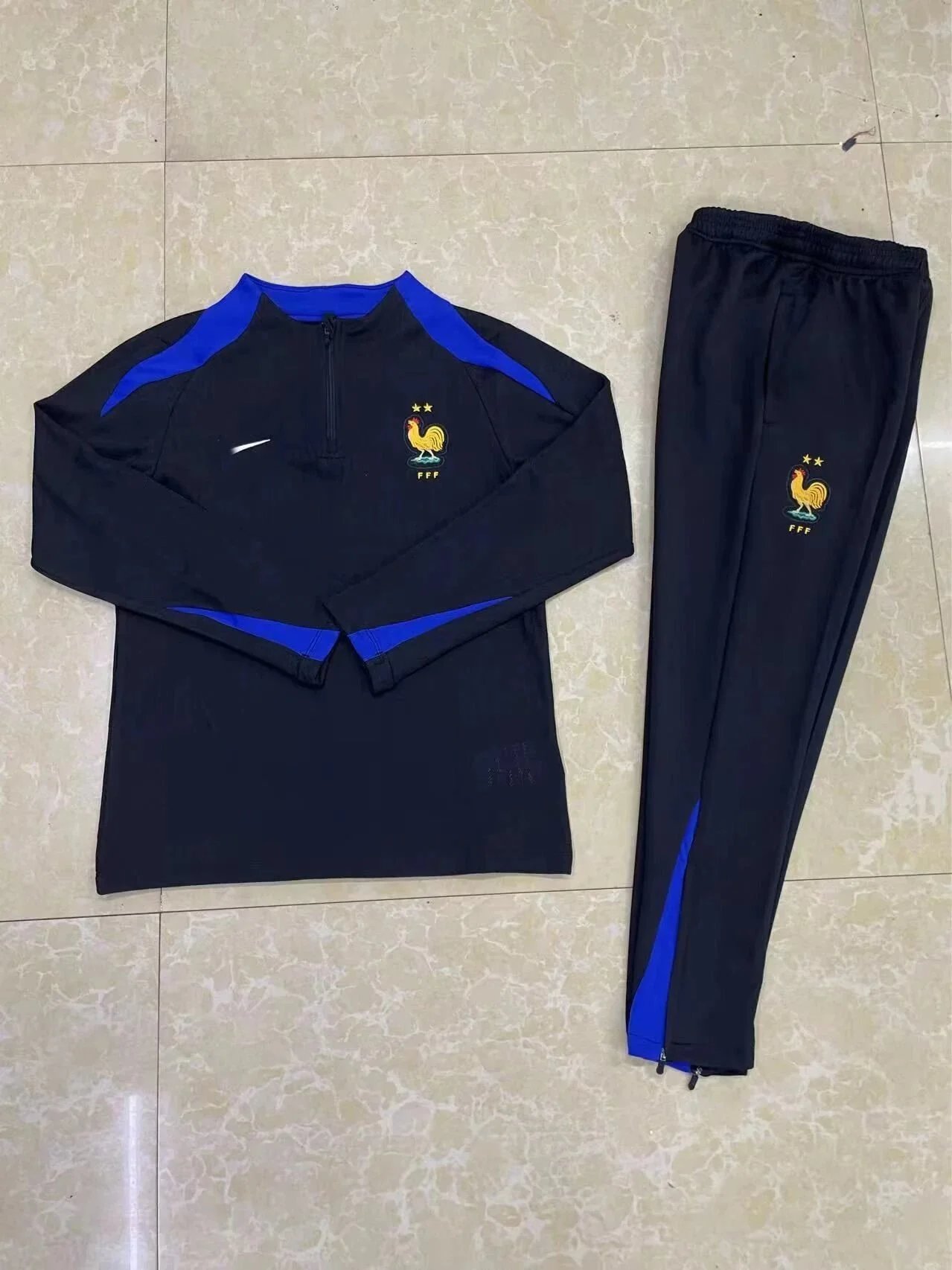 Long sleeved suit 16