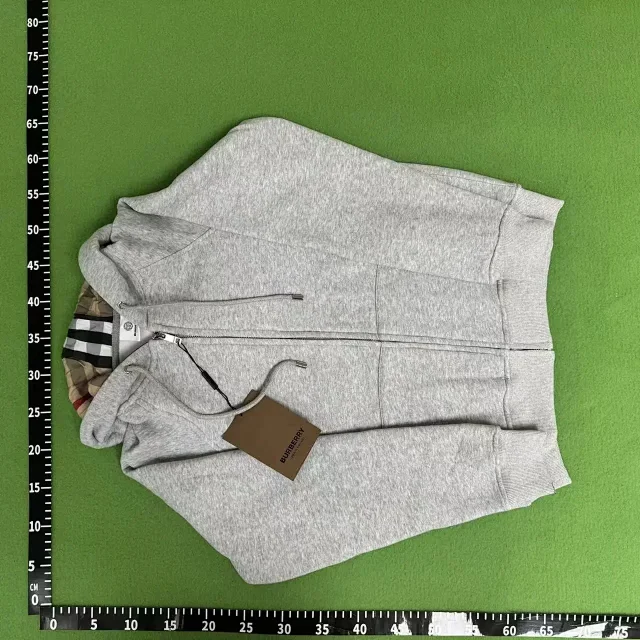 Burberry Hoodies & Sweatshirts Check-lined zip-up hoodie product detail image 2