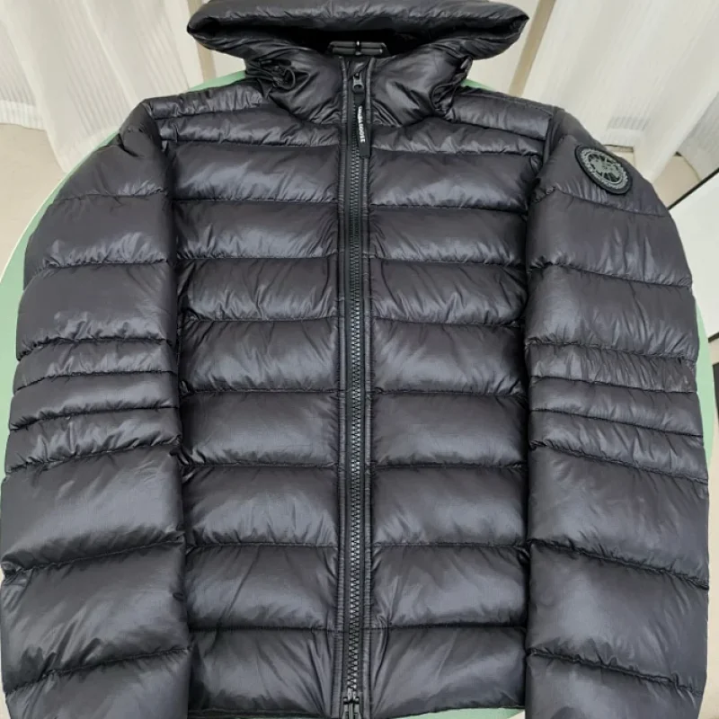 C Canada Goose black with black badge