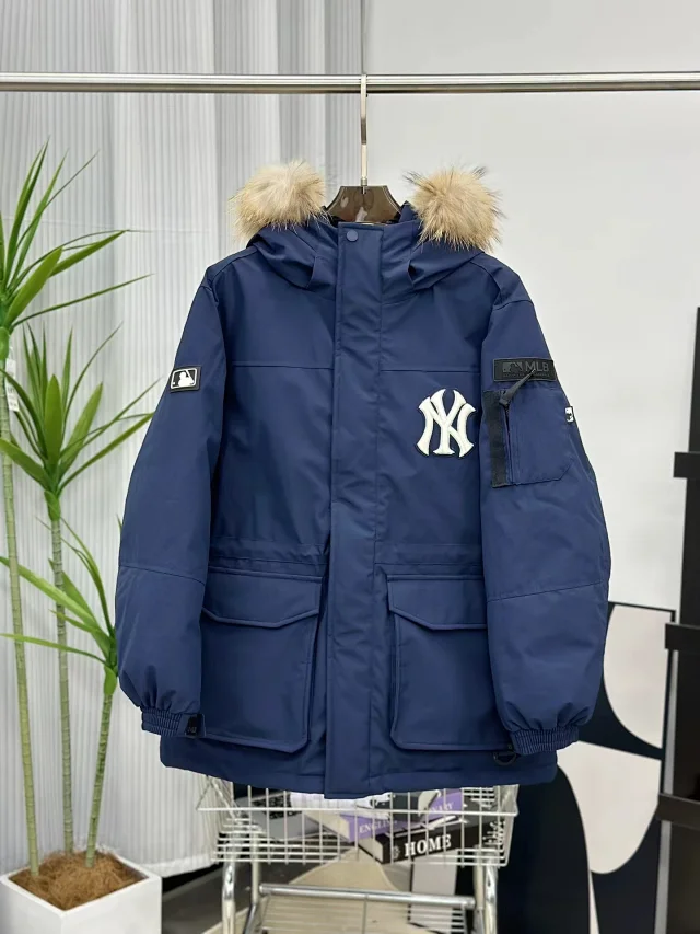 New York Yankees Down Jackets Fur-Trim Hooded Utility Jacket product detail image 20
