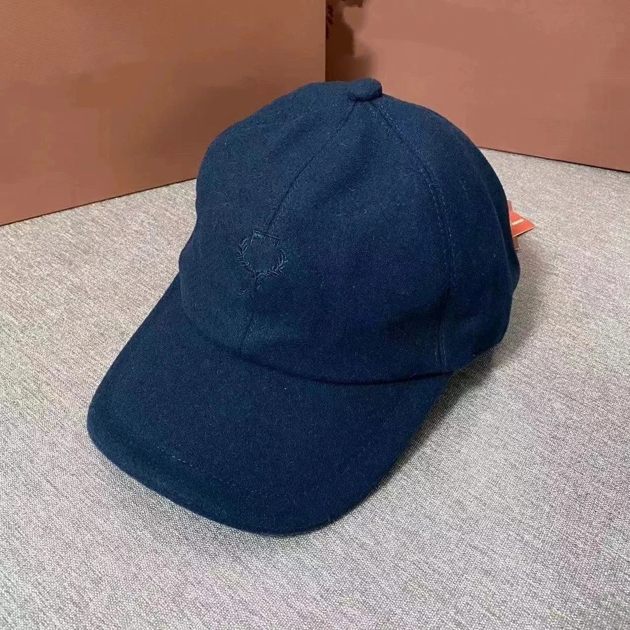 白爱墨绿色