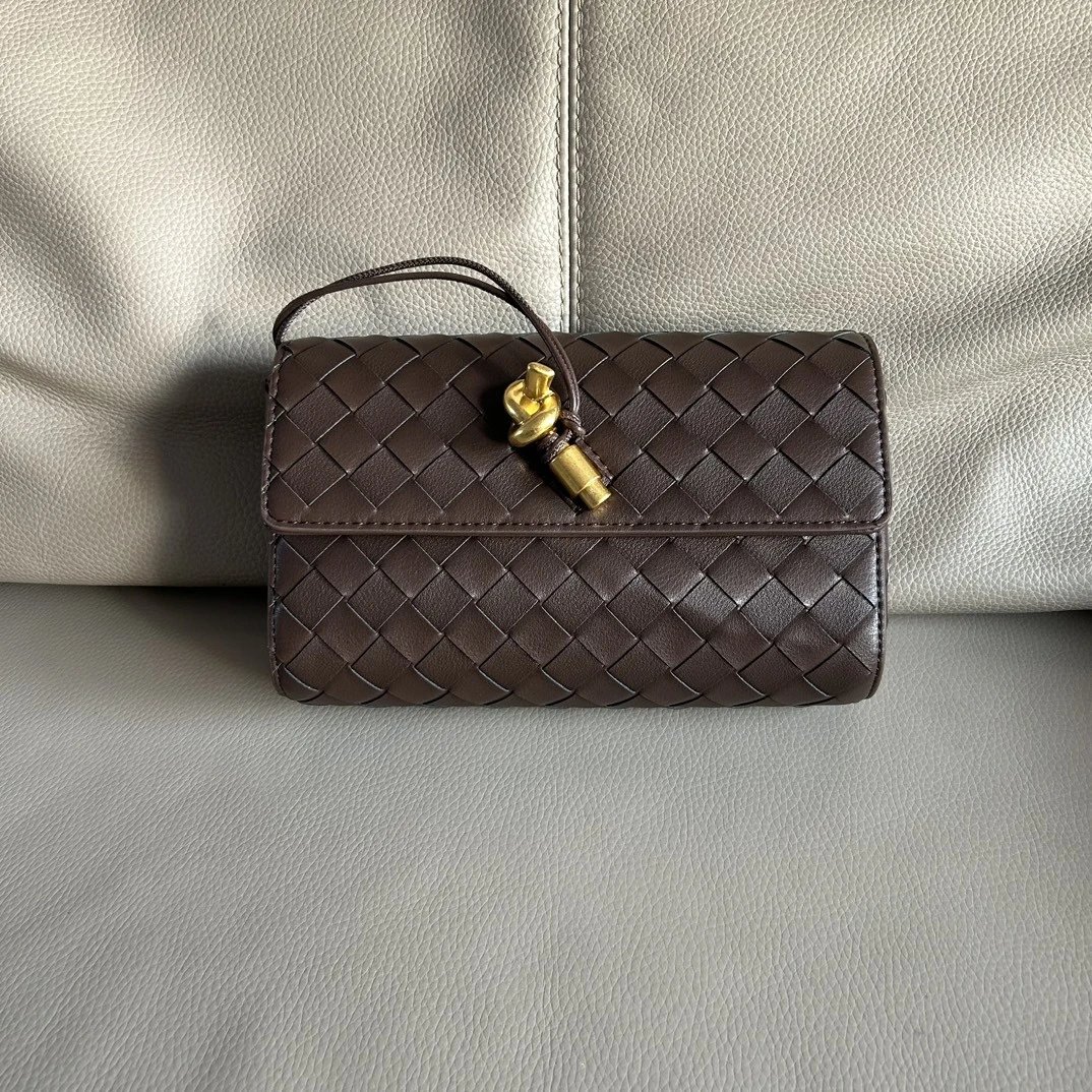 Bottega Veneta Intrecciato Brown Leather Clutch