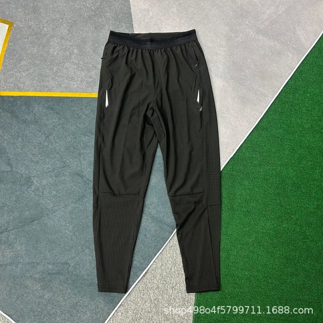Nike Sweatpants: seller detail photo 14