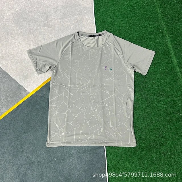 Under Armour sports T-shirt: seller detail photo 12
