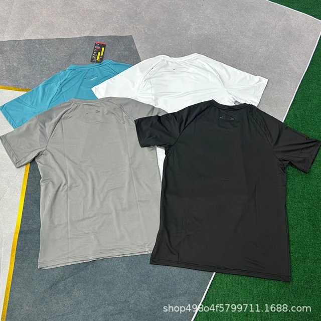 Under Armour sports T-shirt: seller detail photo 7