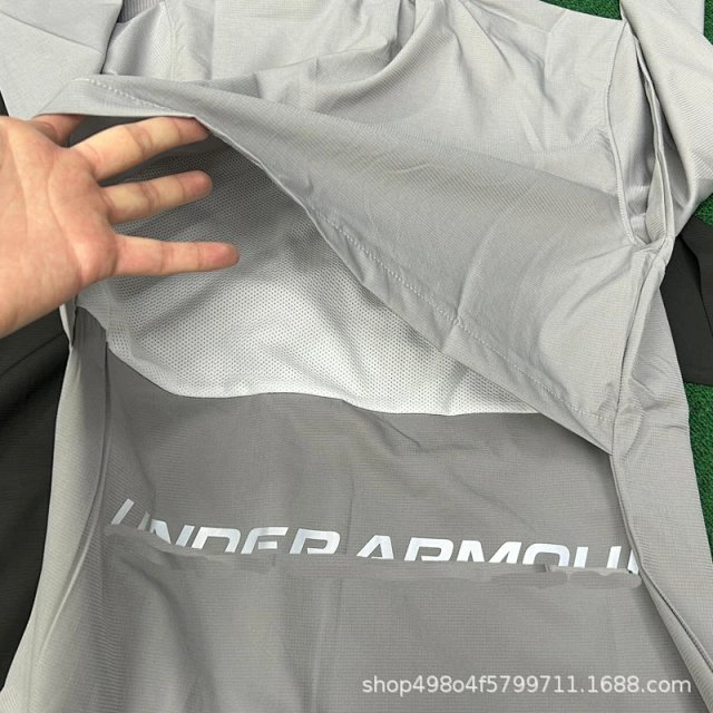 On Running Sports Jacket: seller detail photo 2
