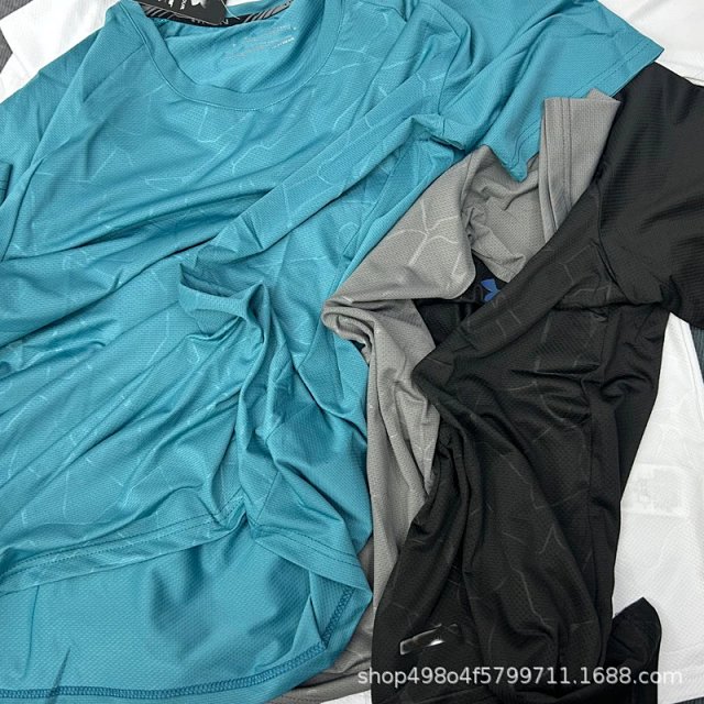 Under Armour sports T-shirt: seller detail photo 4
